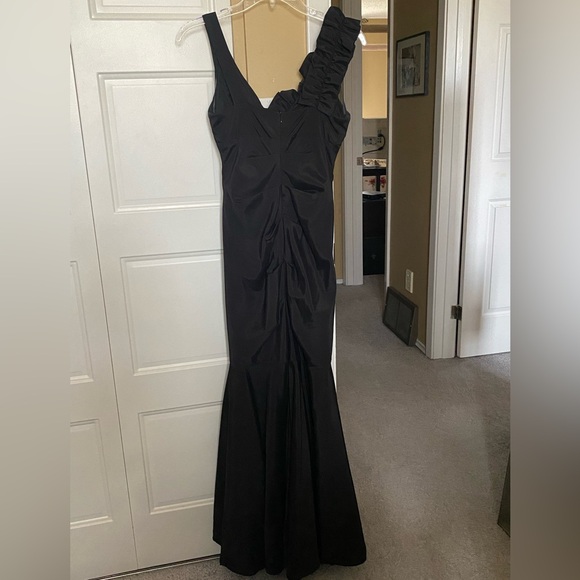 Black Ruched Mermaid Gown - Picture 7 of 8
